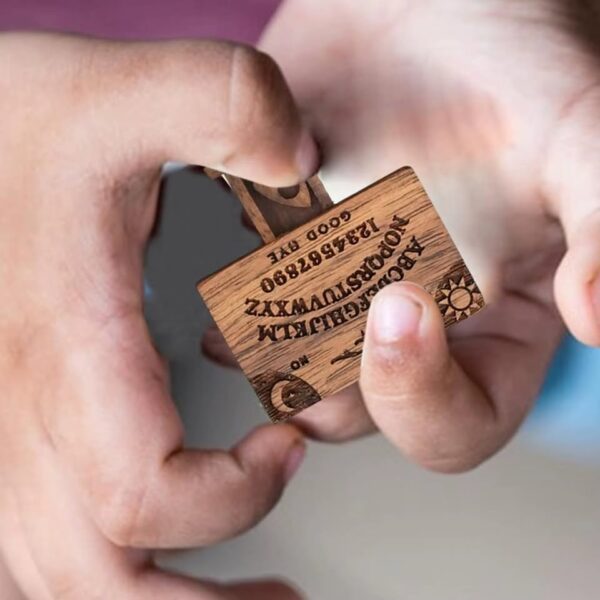 OUIJA EN MINIATURA – PORTÁTIL Y DECORATIVO - Image 9