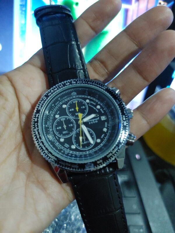 Reloj Seiko de Lujo para Hombre – Cronógrafo Multifunción con Diseño en Acero Inoxidable - Image 4
